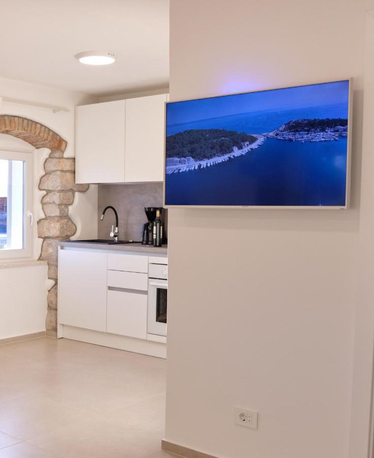 מאלי לוסיניי Apartment House Bucul מראה חיצוני תמונה