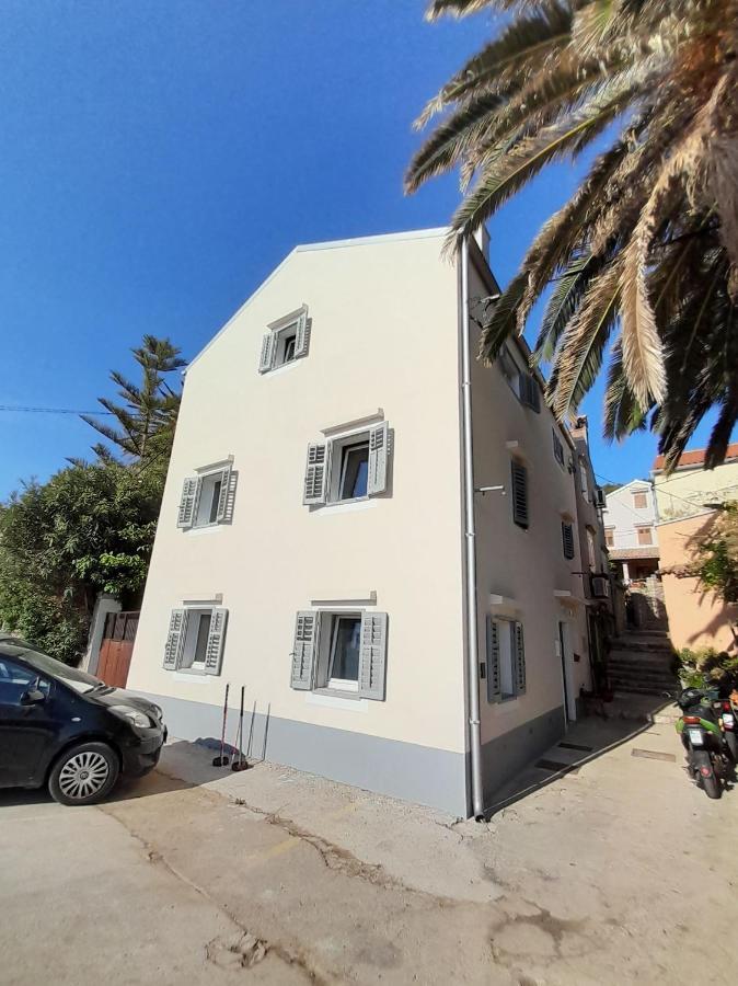 מאלי לוסיניי Apartment House Bucul מראה חיצוני תמונה